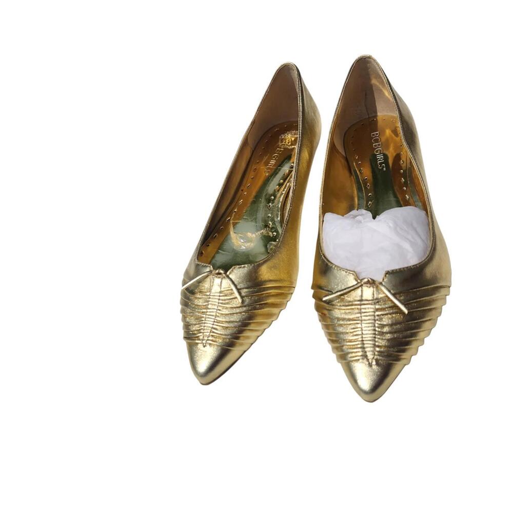 BCBGirls. Y2K,  Metallic Gold Pointed Toe Flats. Size: 6.5 NWB